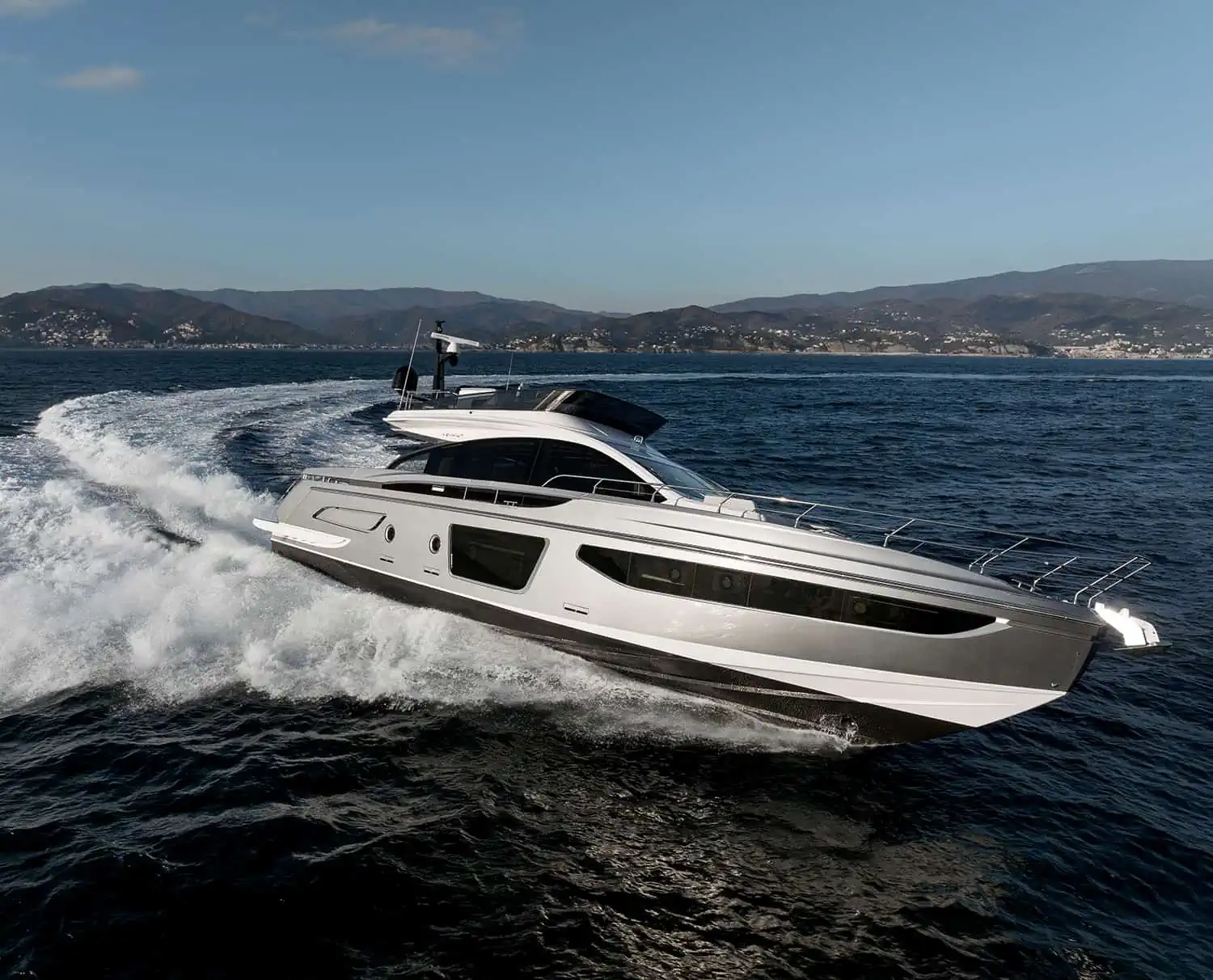 Azimut S7, boot varend
