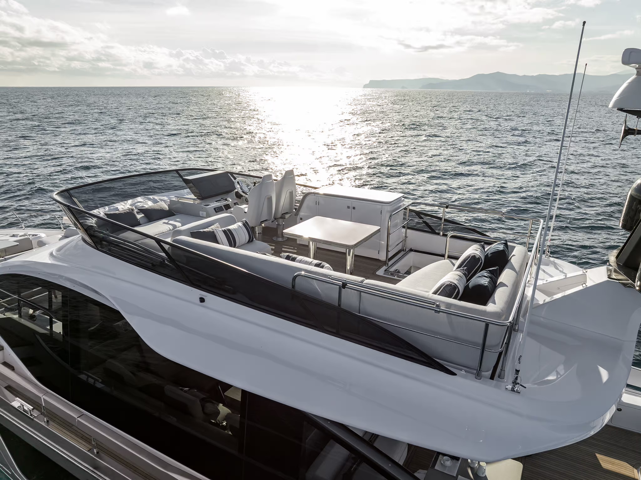 Azimut S7, flybridge