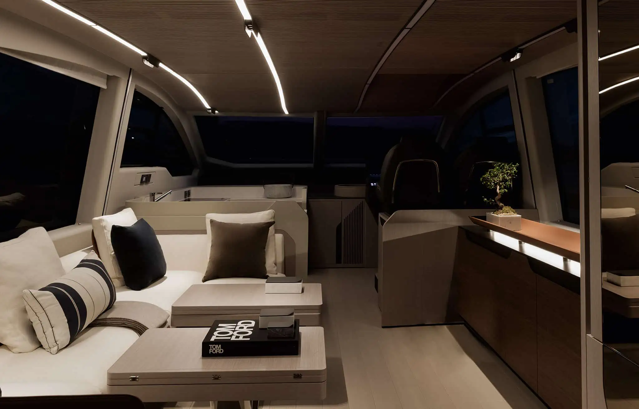 Azimut S7, salon