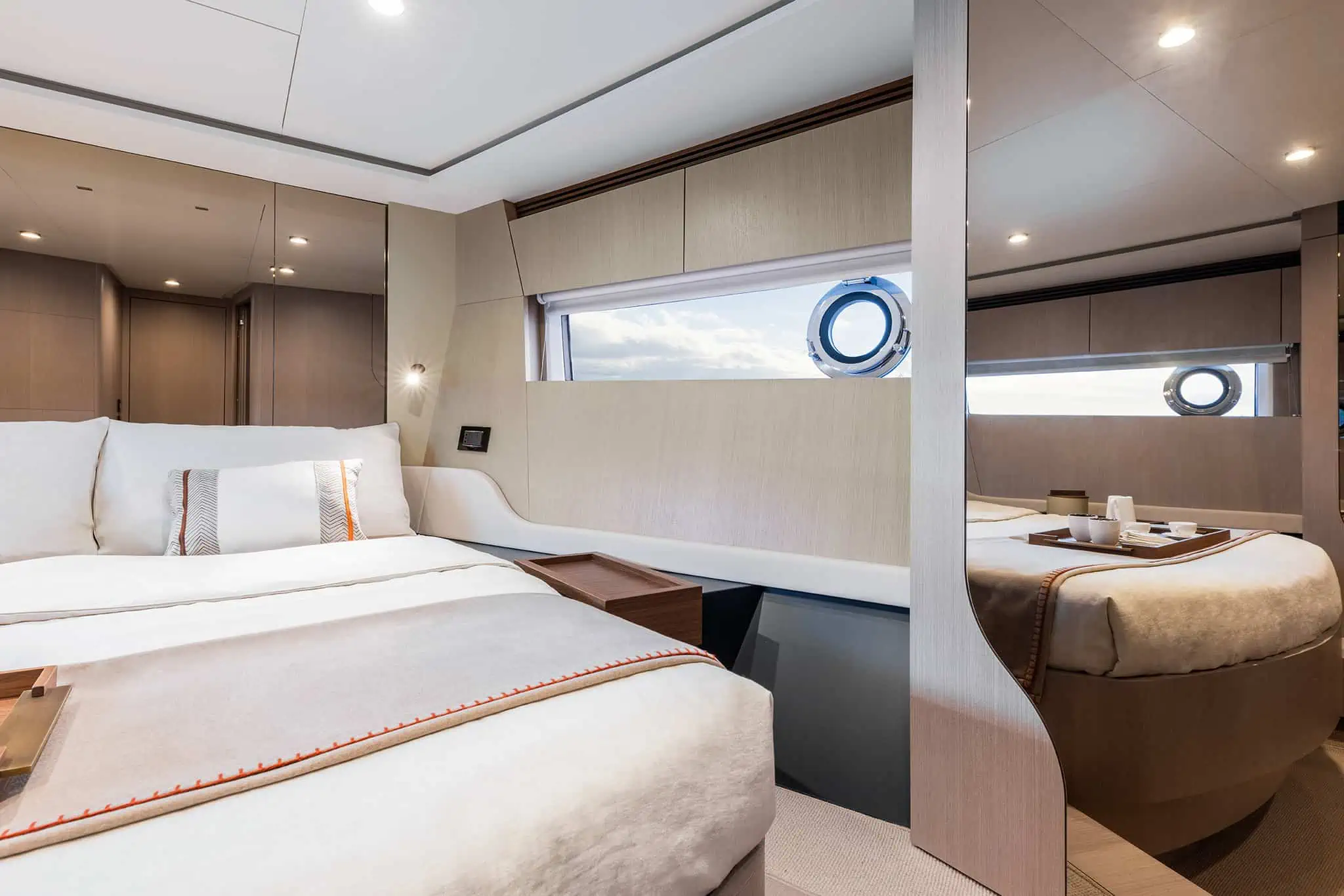 Azimut S7, vip hut