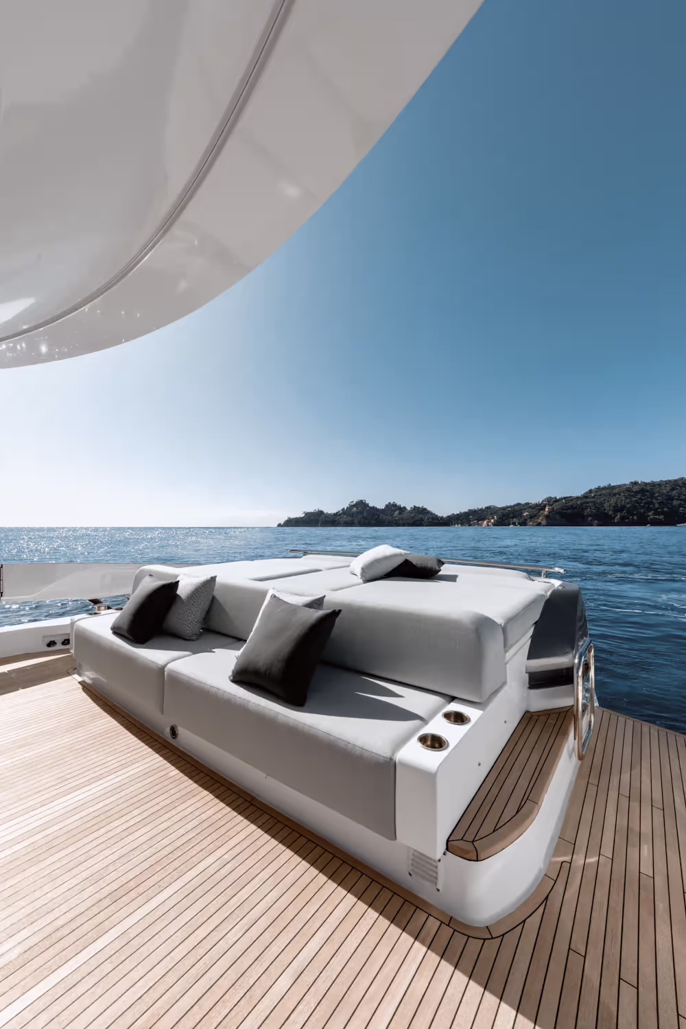 Azimut S8, cockpit