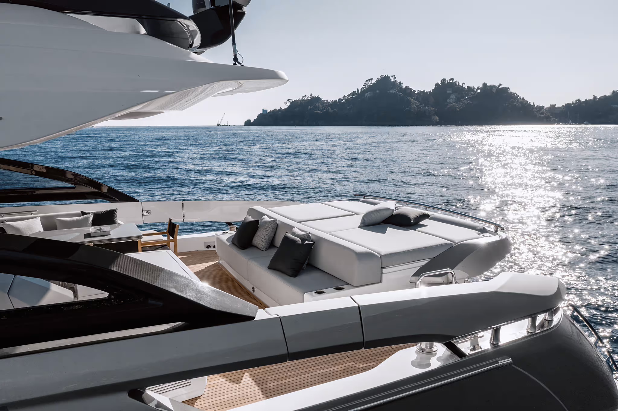 Azimut S8, cockpit