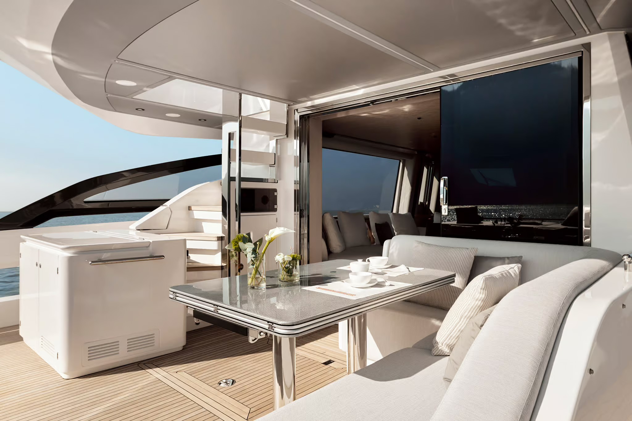 Azimut S8, cockpit