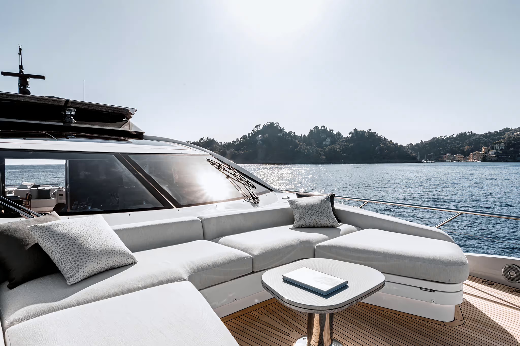 Azimut S8, lounge