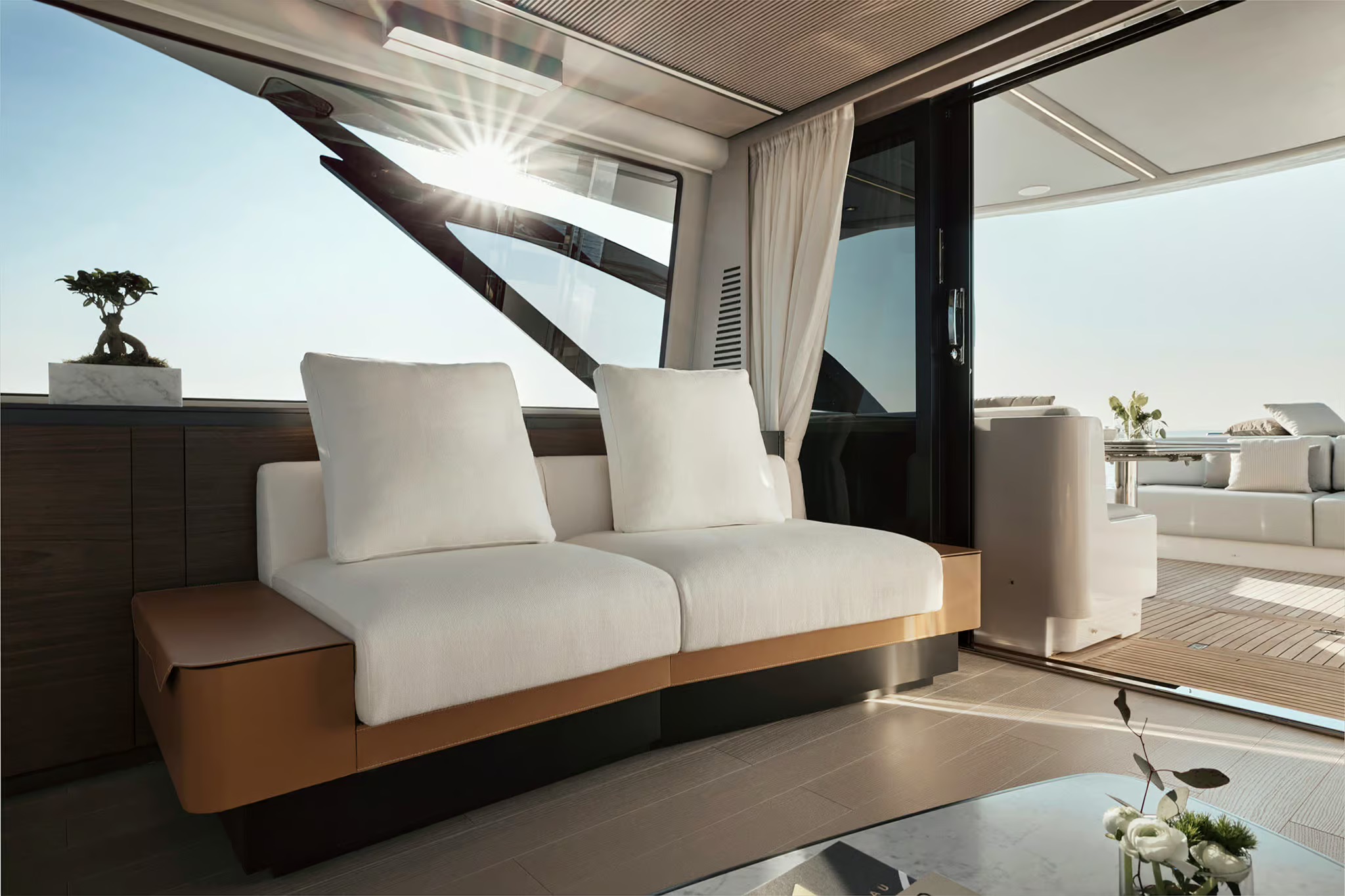 Azimut S8, salon