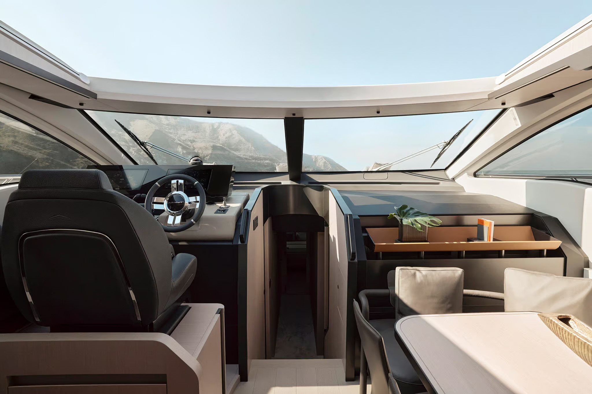 Azimut S8, salon