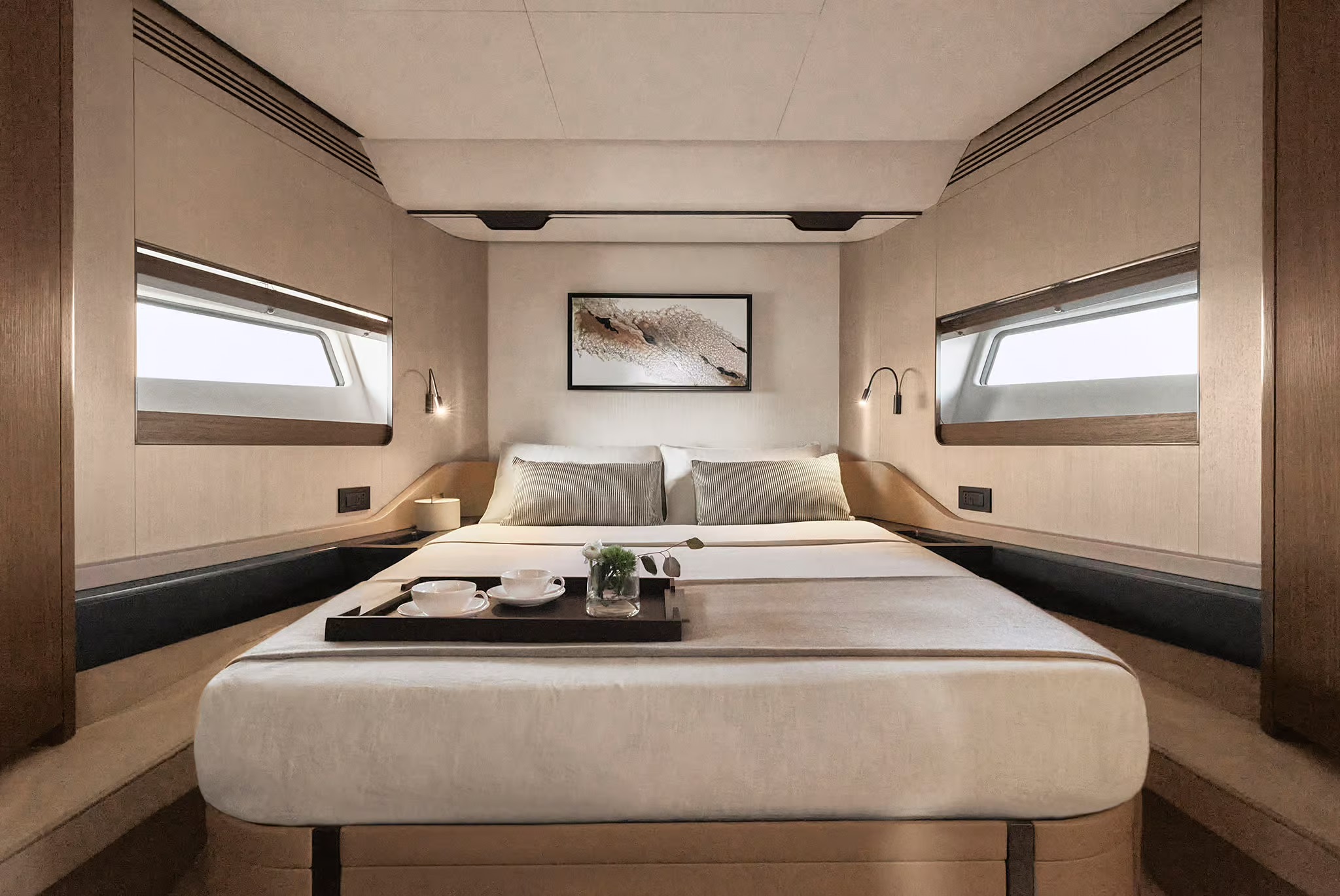 Azimut S8, vip hut