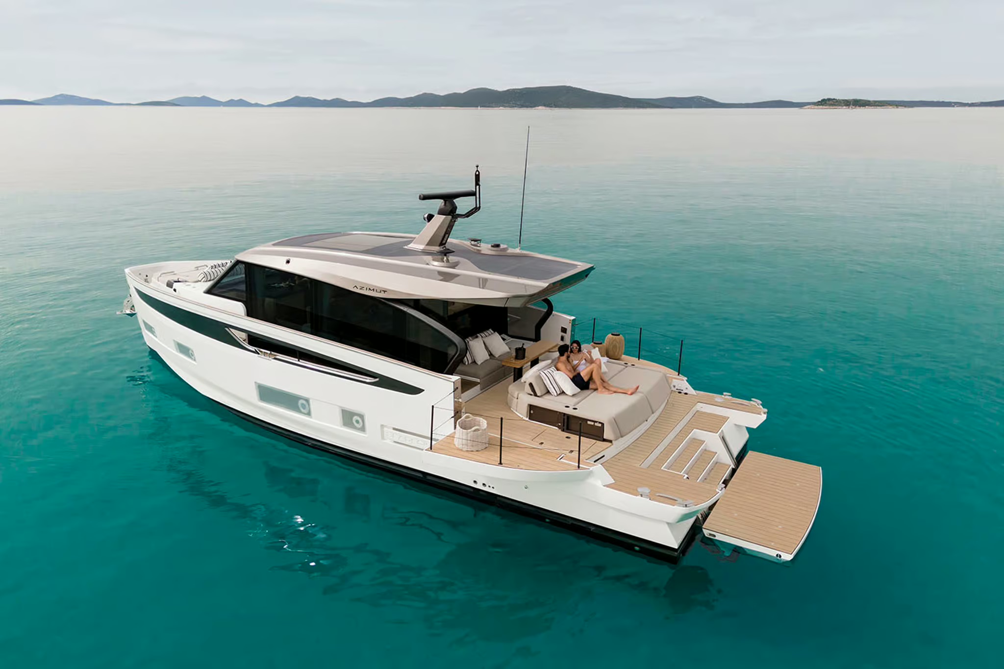 Azimut Seadeck 6, boot van buiten