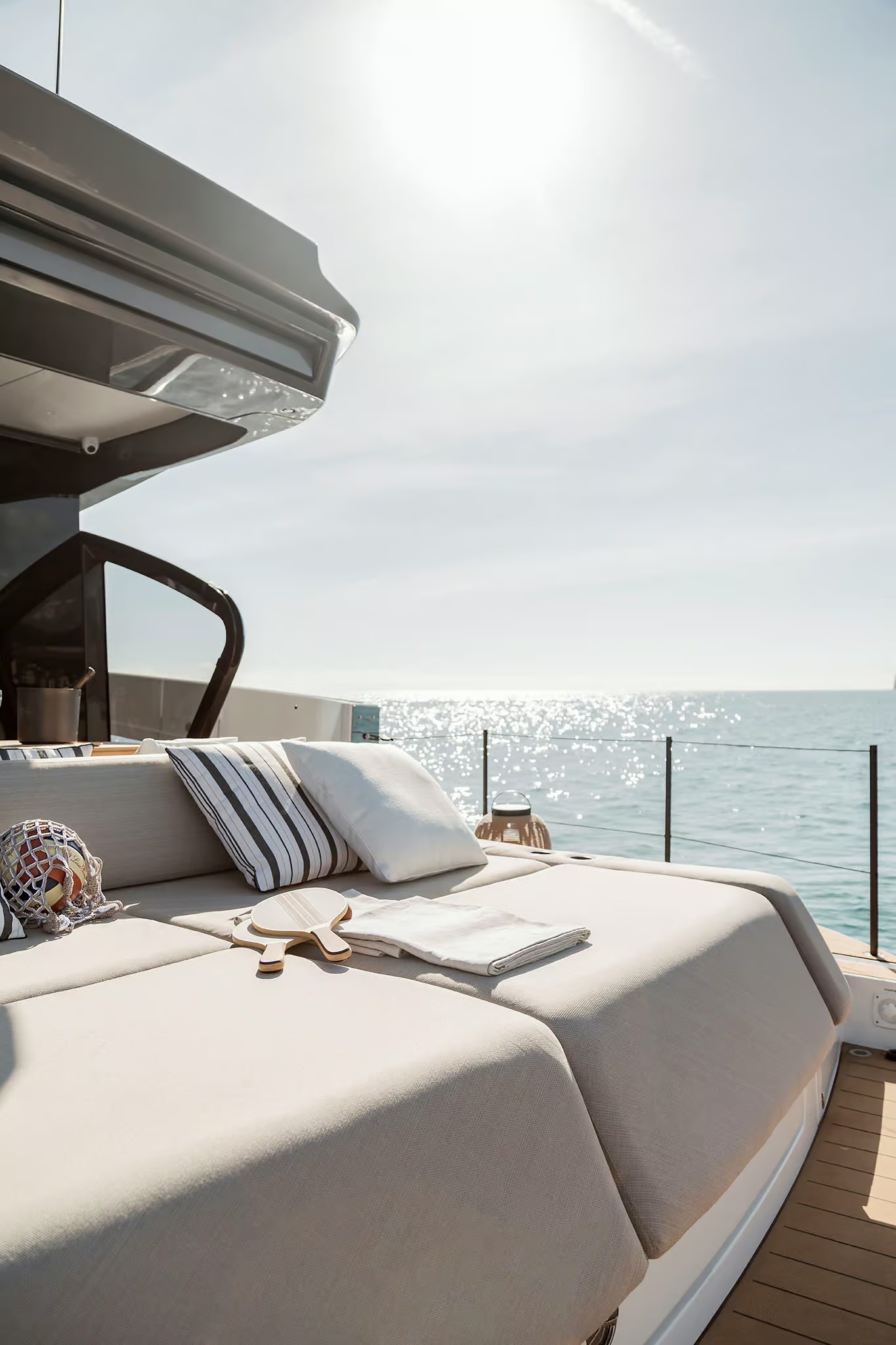 Azimut Seadeck 6, lounge op voordek
