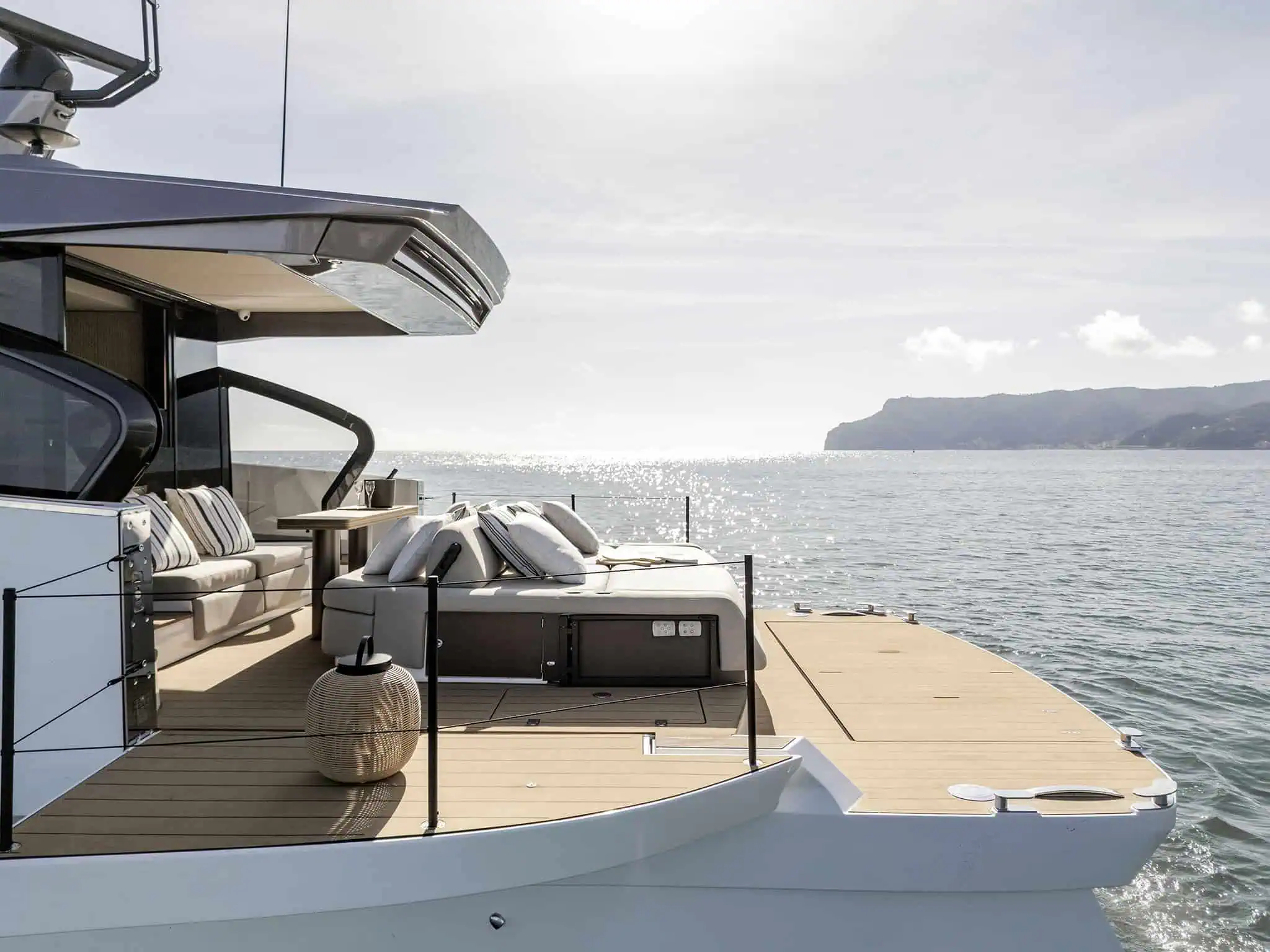 Azimut Seadeck 6, luchtfoto