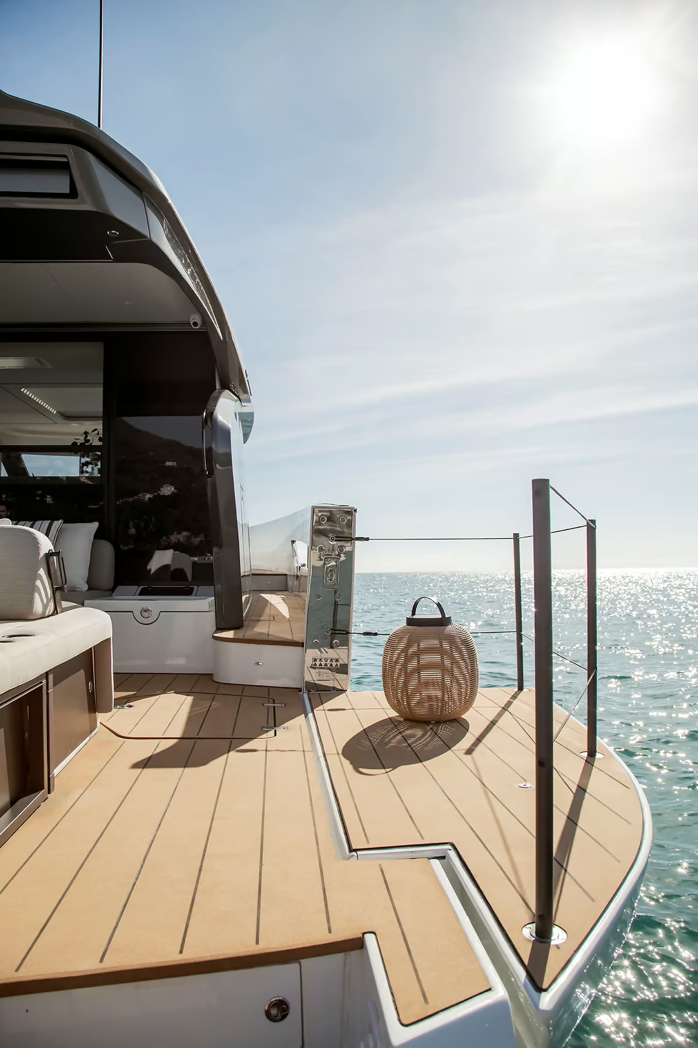 Azimut Seadeck 6, voordek detail