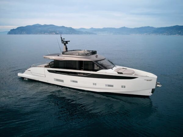 Azimut Seadeck 7, boot van buiten