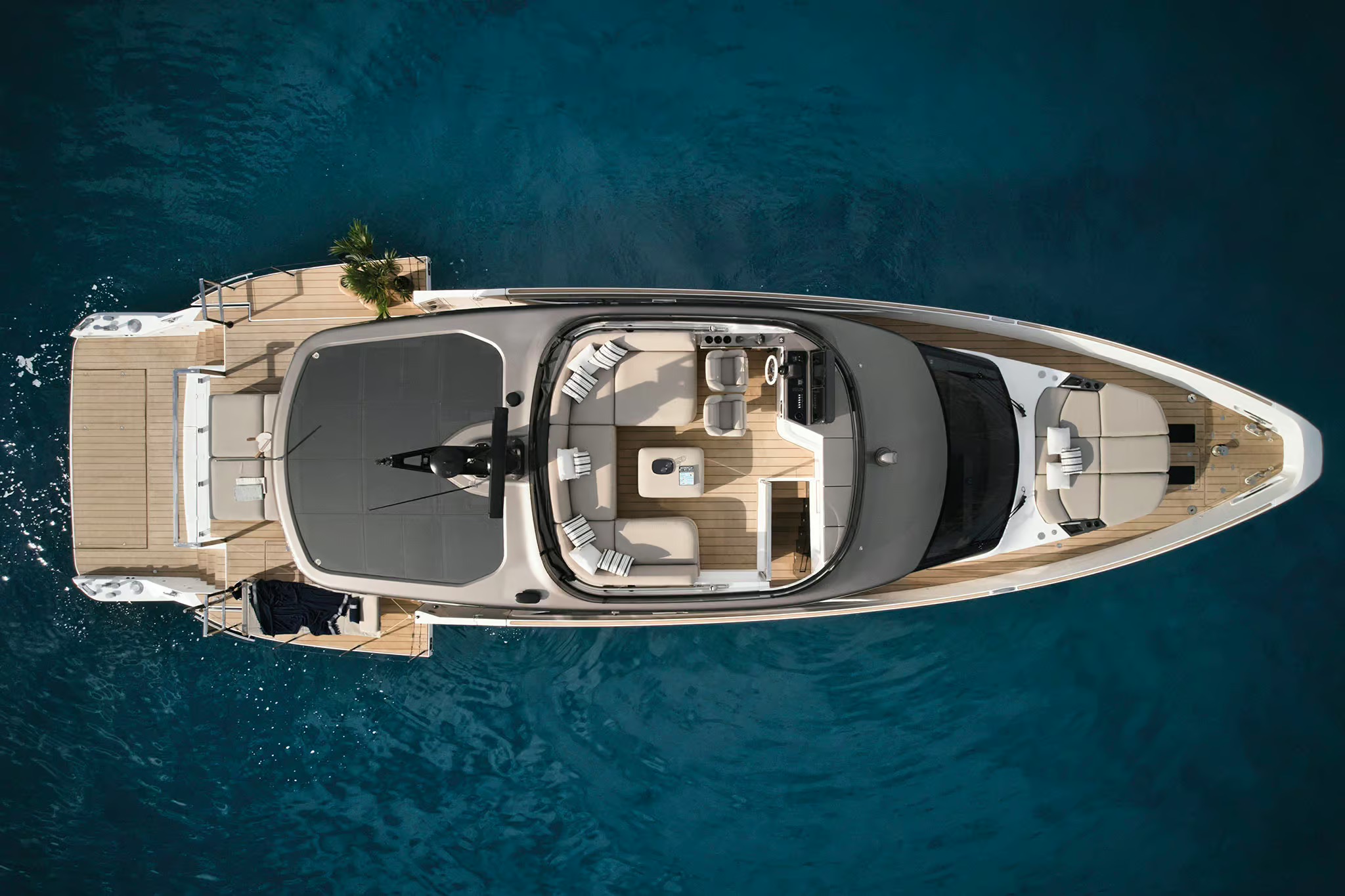 Azimut Seadeck 7, boot van buiten