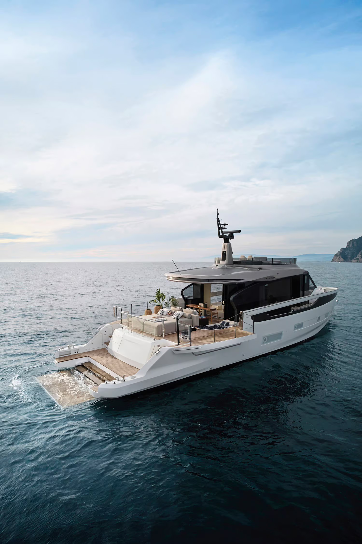 Azimut Seadeck 7, boot van buiten