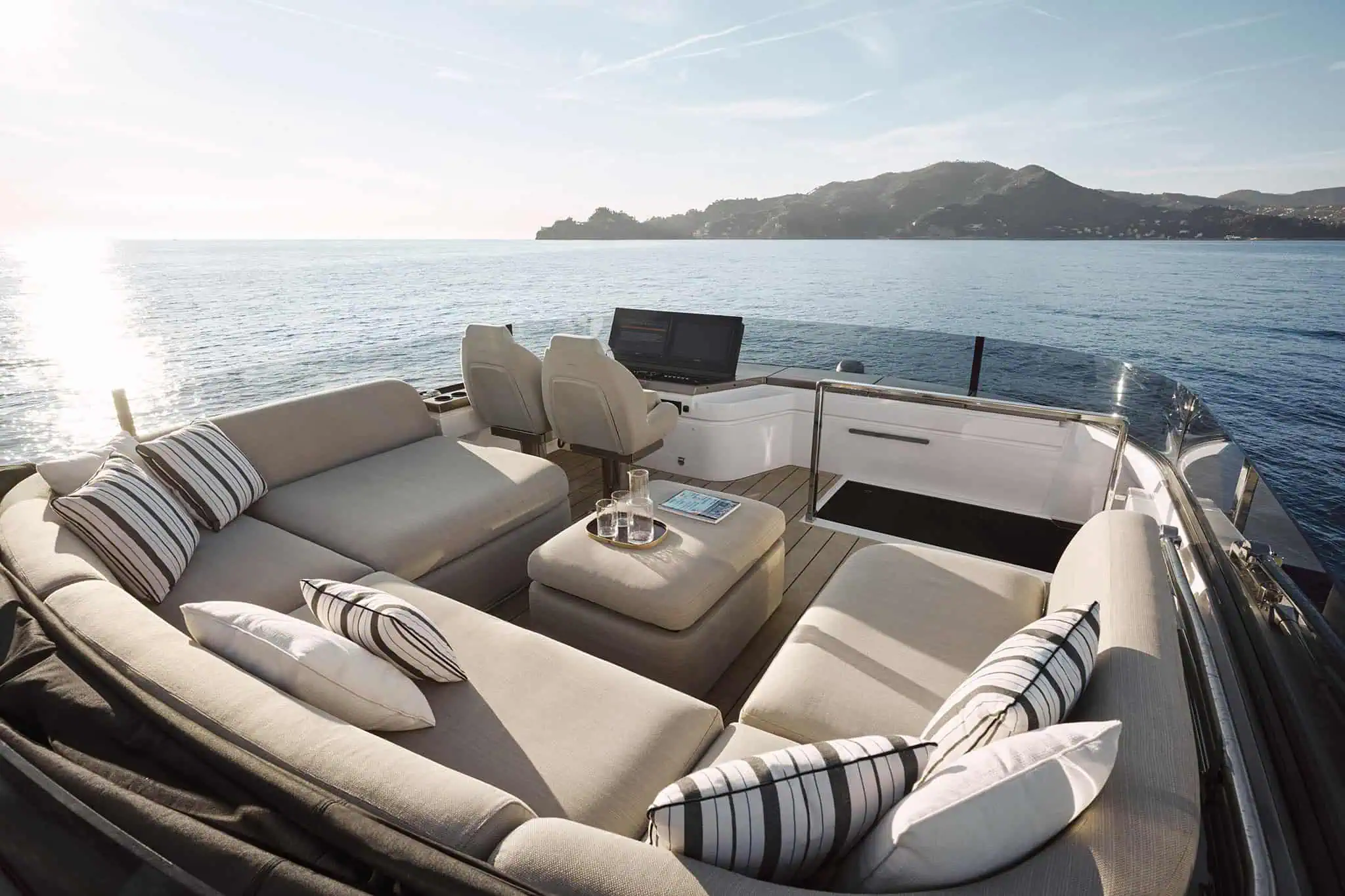 Azimut Seadeck 7, flybridge