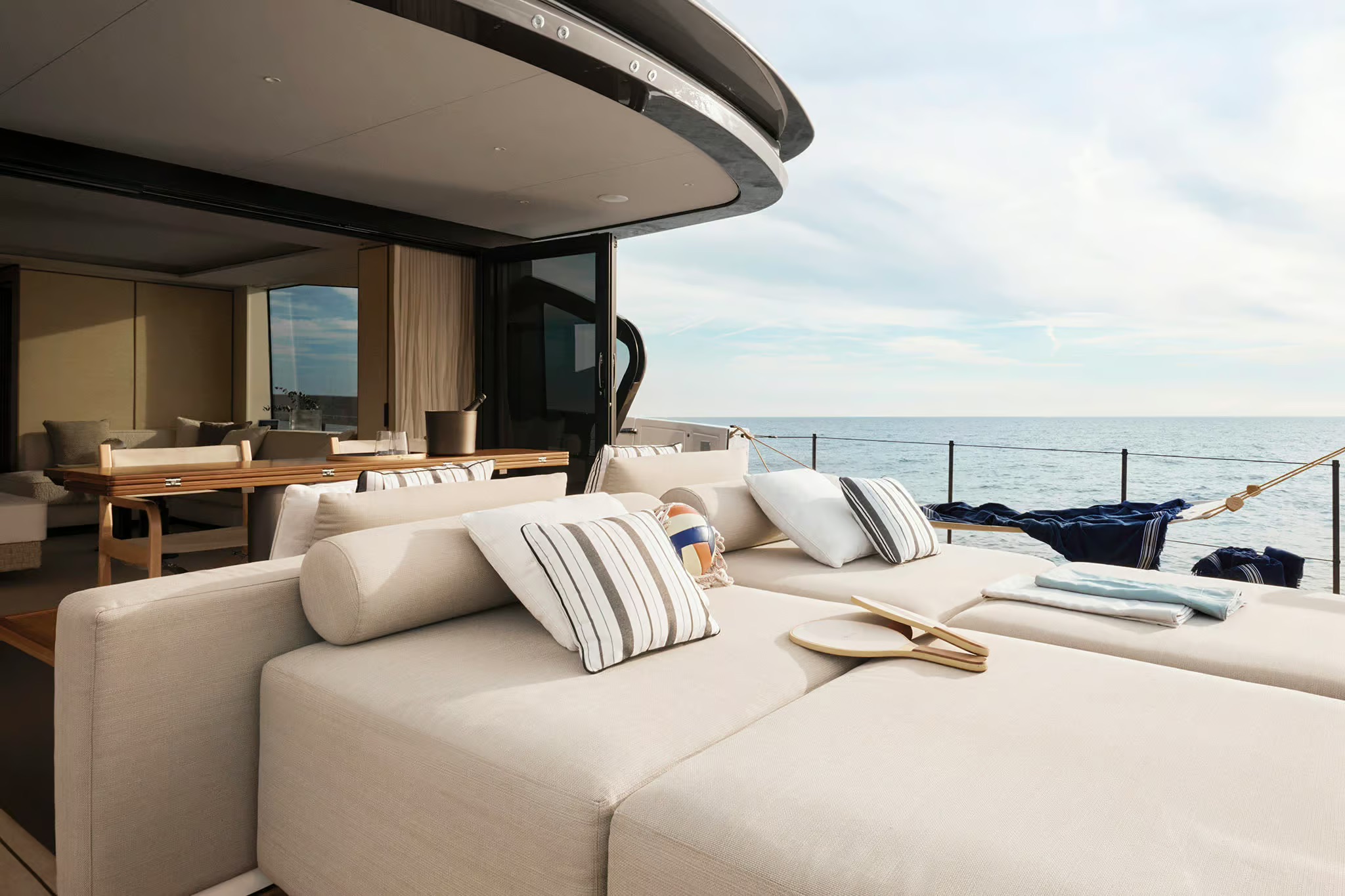 Azimut Seadeck 7, fun island