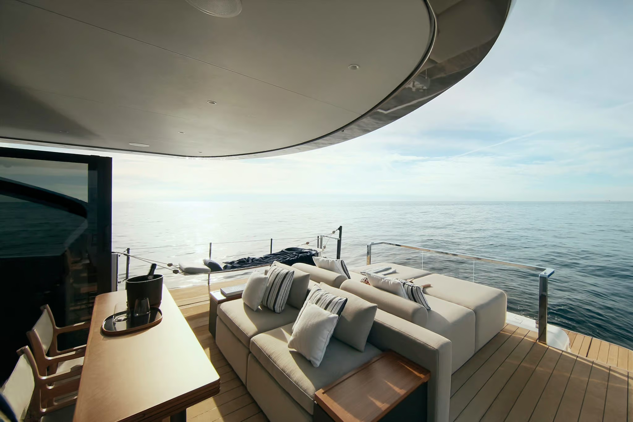 Azimut Seadeck 7, fun island