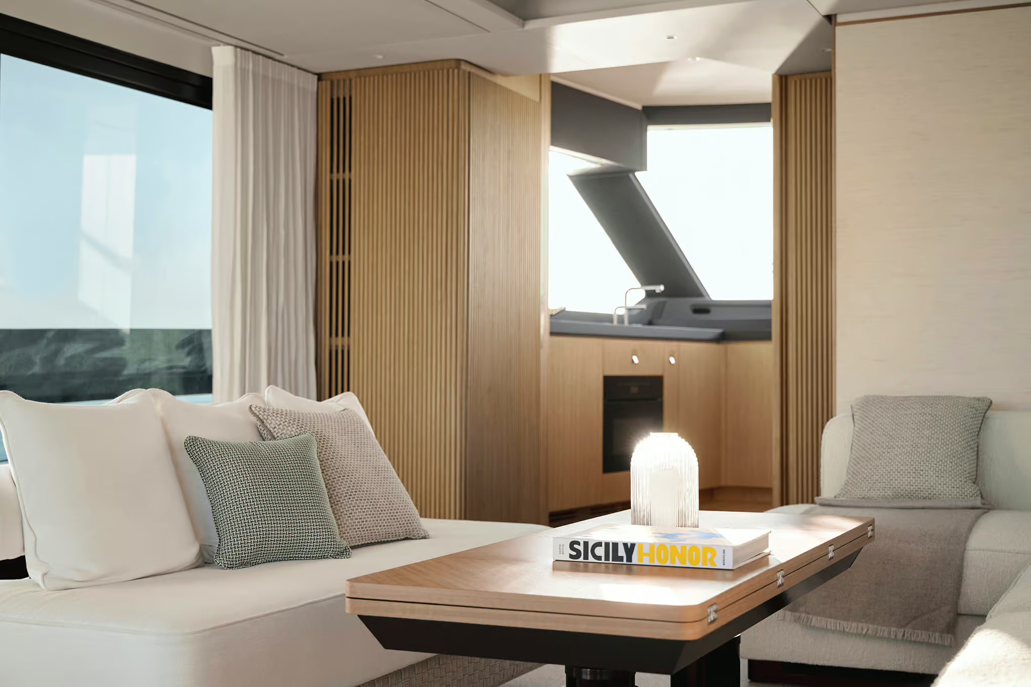 Azimut Seadeck 7, salon