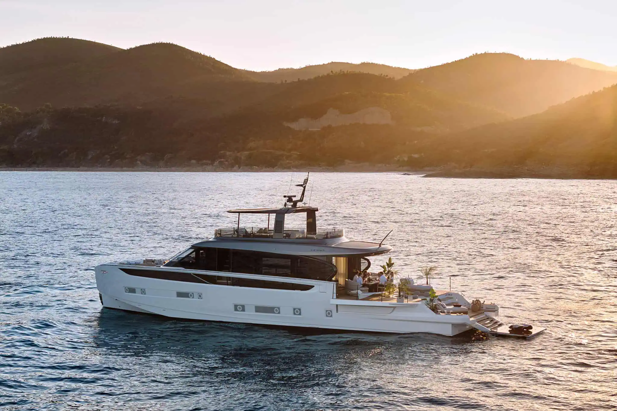 Azimut Seadeck 9, boot van buiten