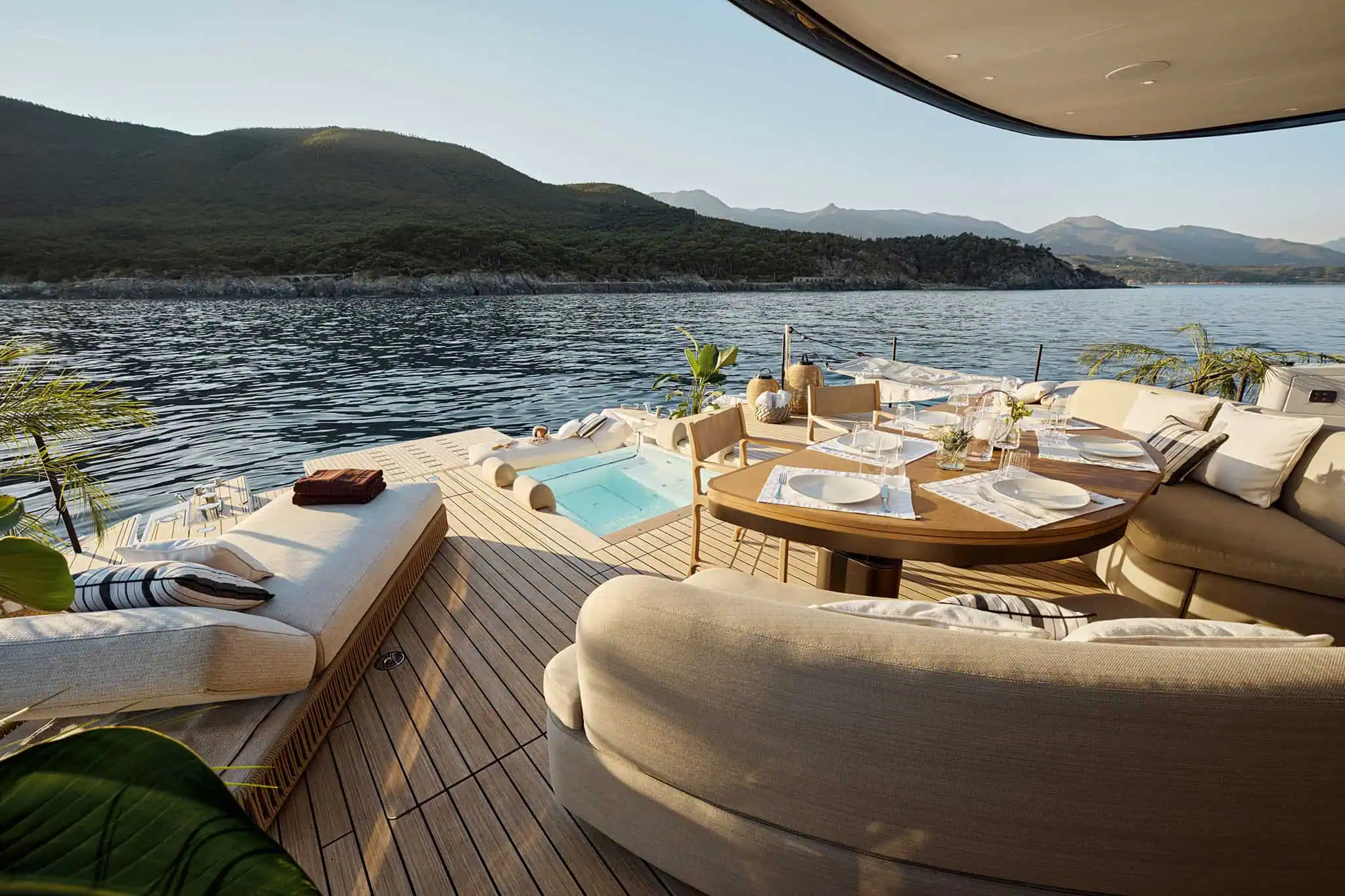 Azimut Seadeck 9, fun island