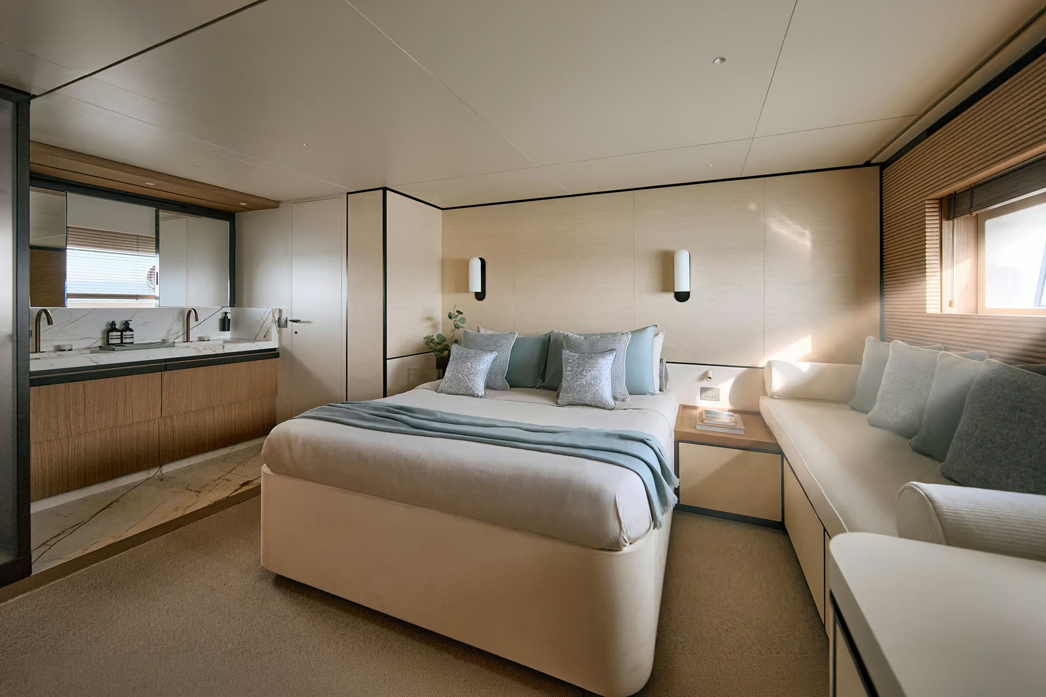 Azimut Seadeck 9, hoofdhut