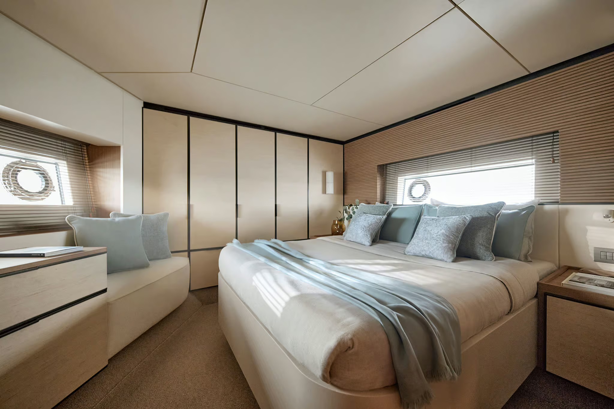 Azimut Seadeck 9, vip hut
