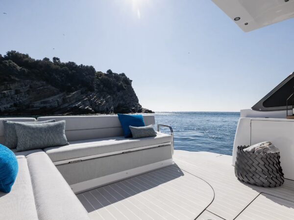 Azimut Verve 42, cockpit