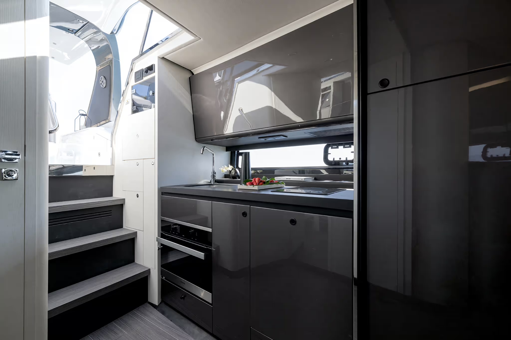 Azimut Verve 42, keuken