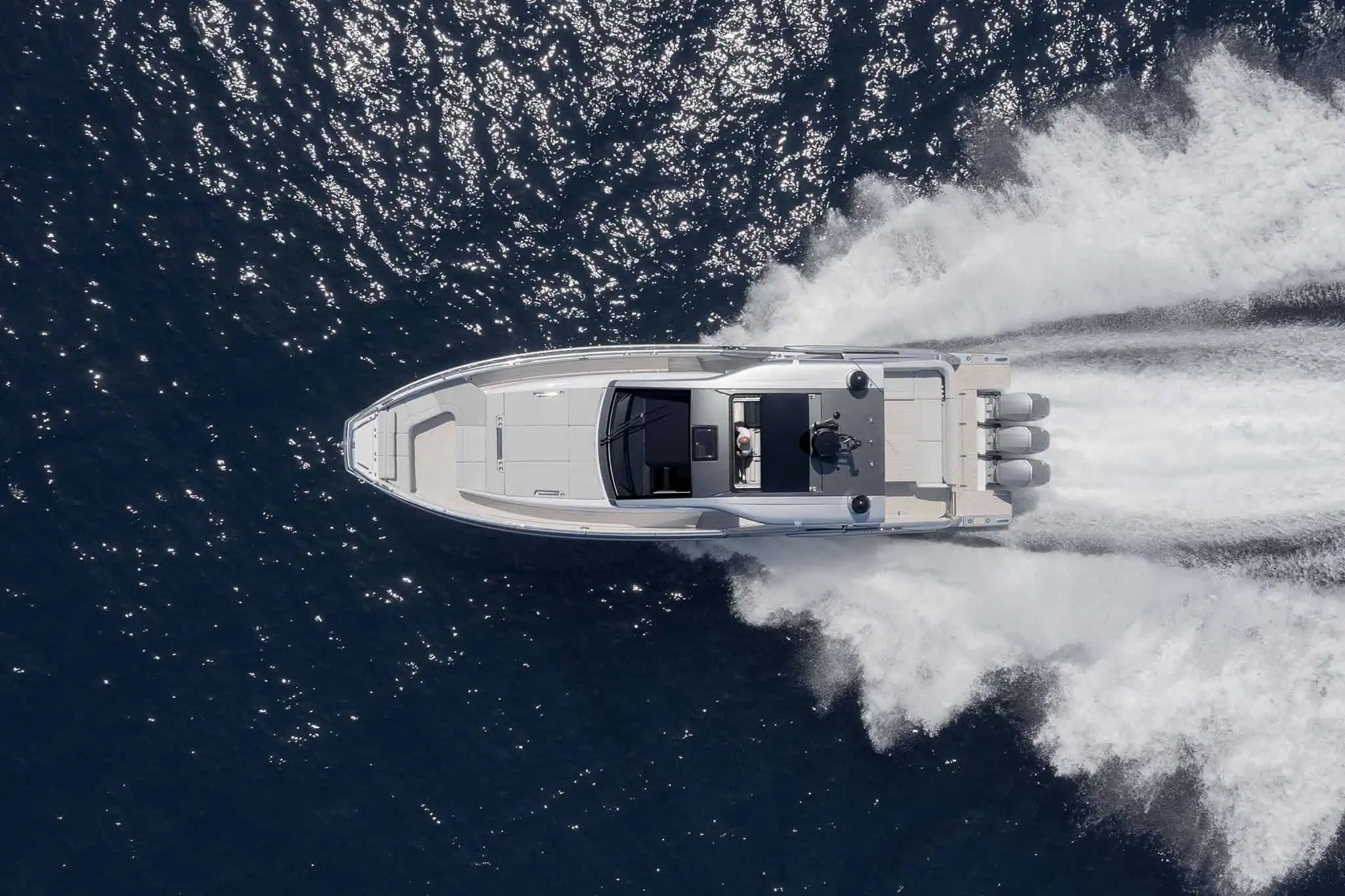 Azimut Verve 48, boot van buiten
