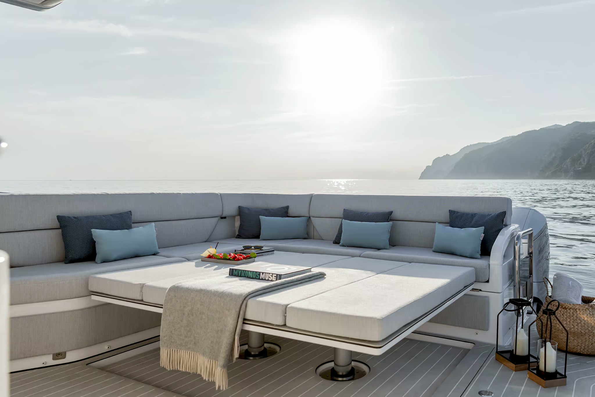Azimut Verve 48, boot van buiten