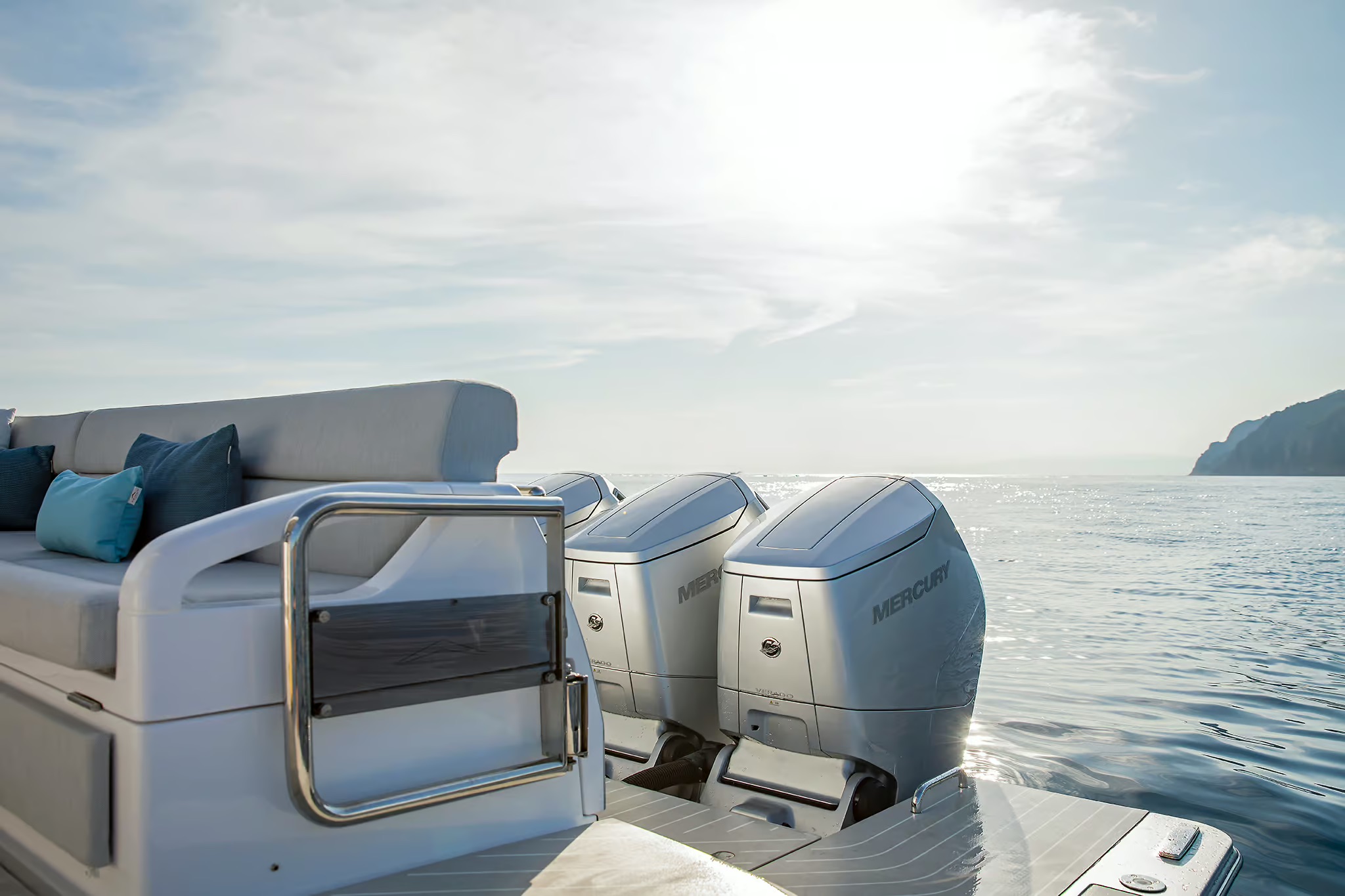 Azimut Verve 48, boot van buiten