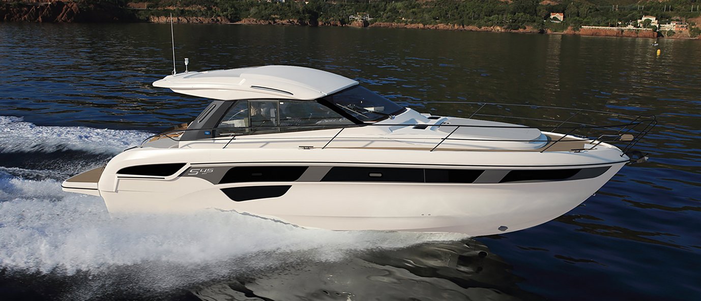 Bavaria S45, boot varend op water