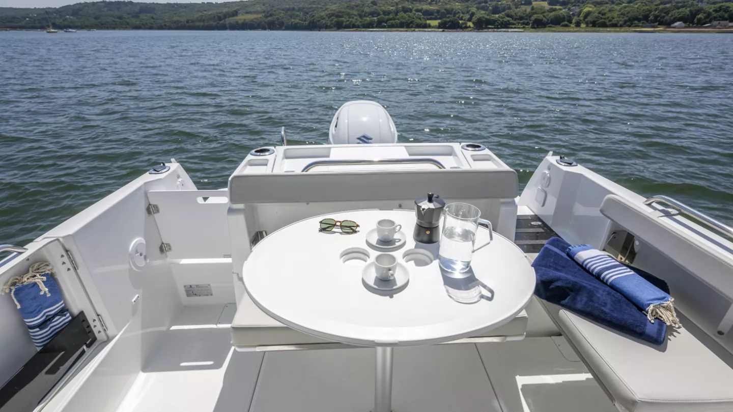 Beneteau Antares 7 Fishing