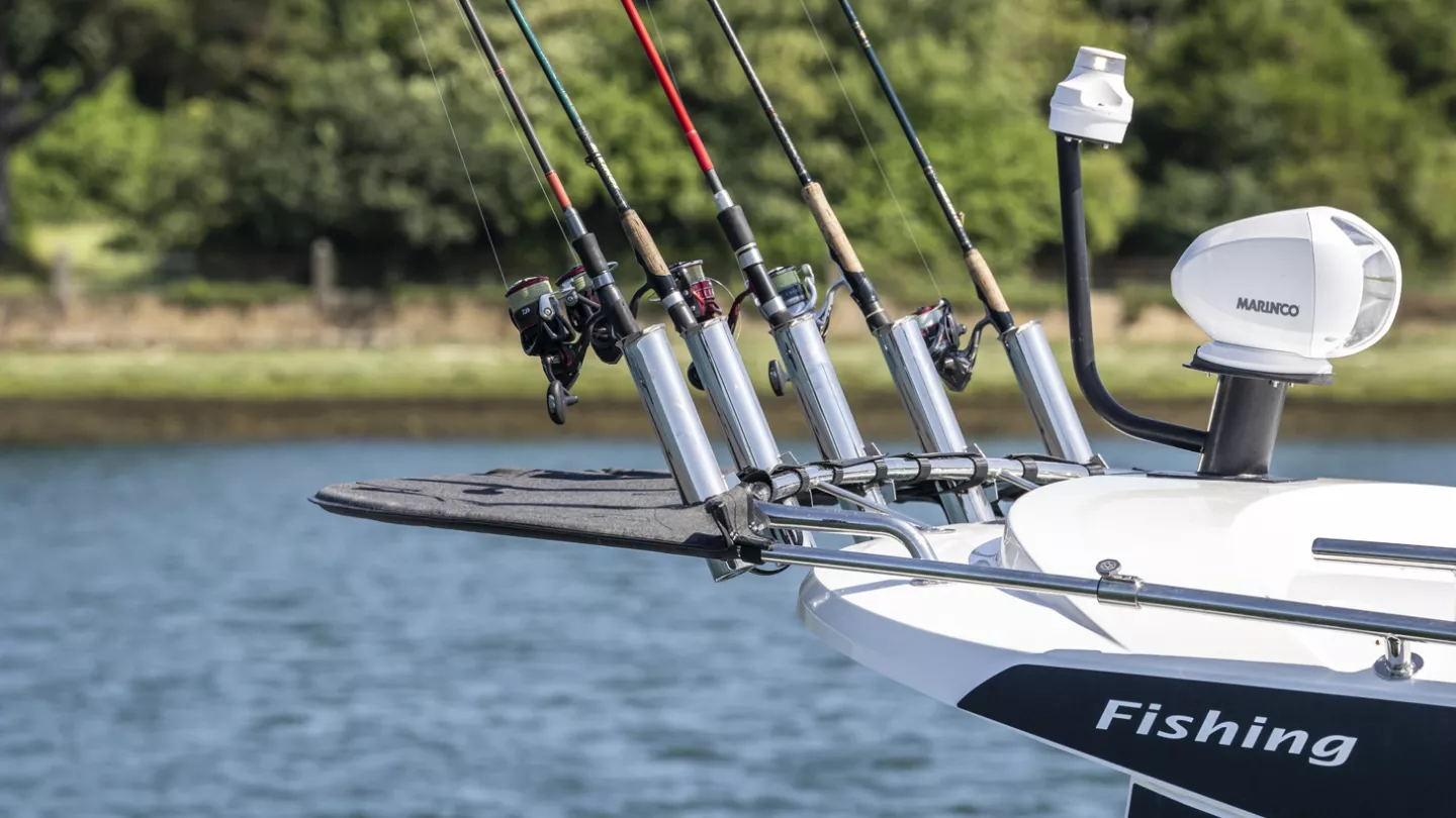 Beneteau Antares 7 Fishing