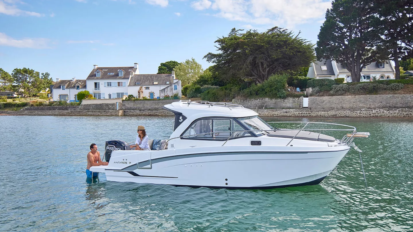 Beneteau Antares 7