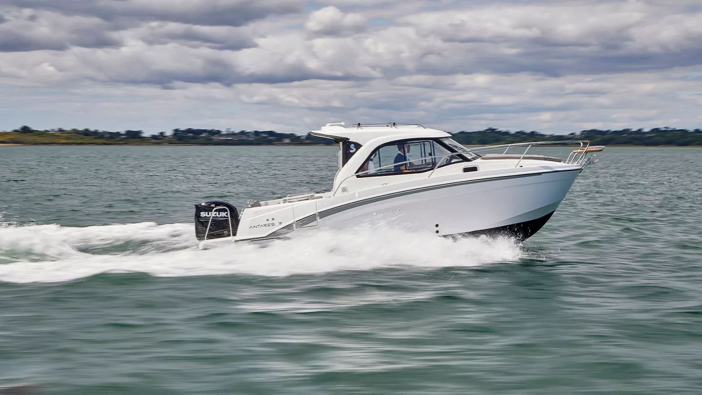Beneteau Antares 7