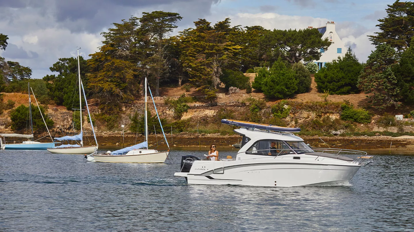 Beneteau Antares 7