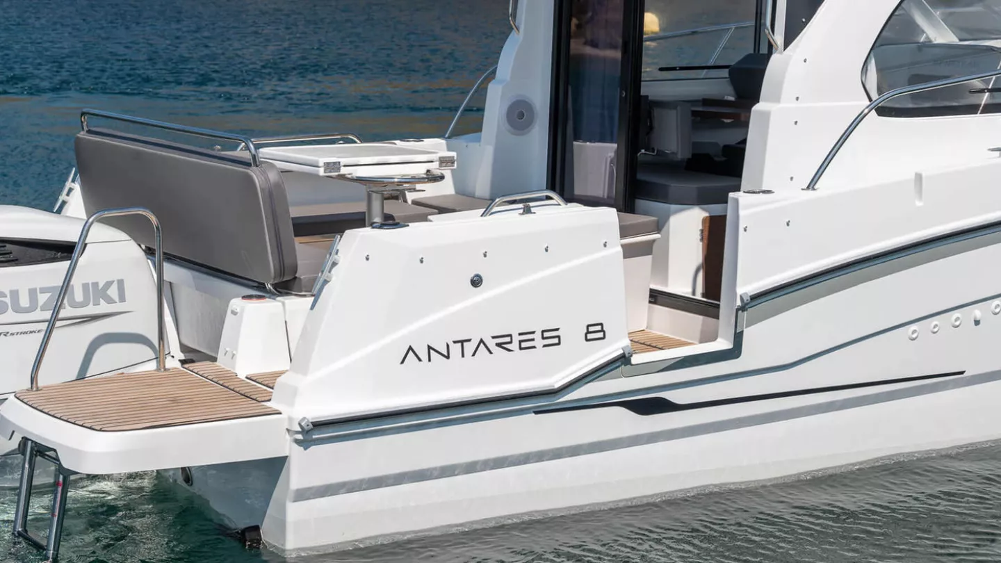 Beneteau Antares 8