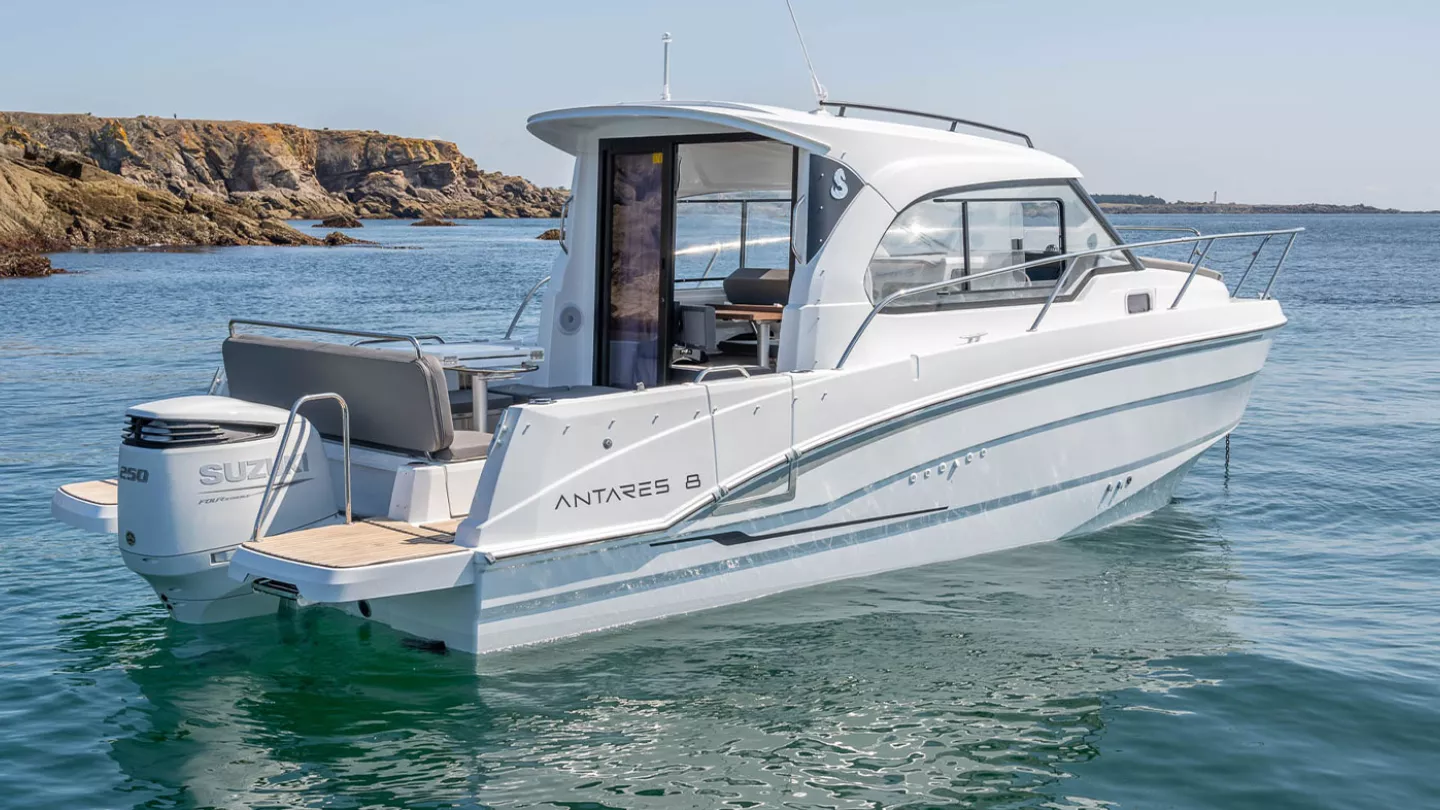 Beneteau Antares 8