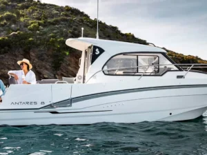 Beneteau Antares 8