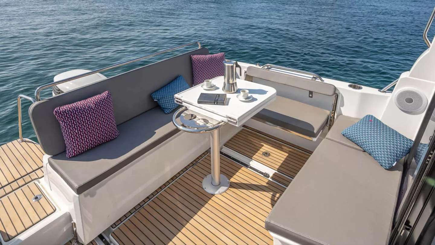 Beneteau Antares 8