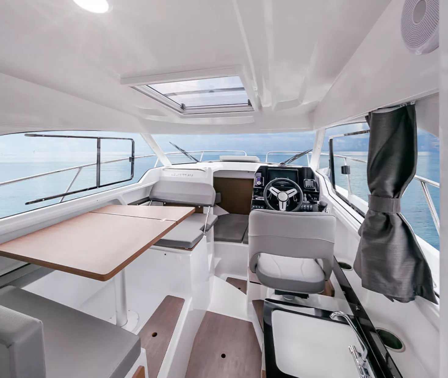 Beneteau Antares 8
