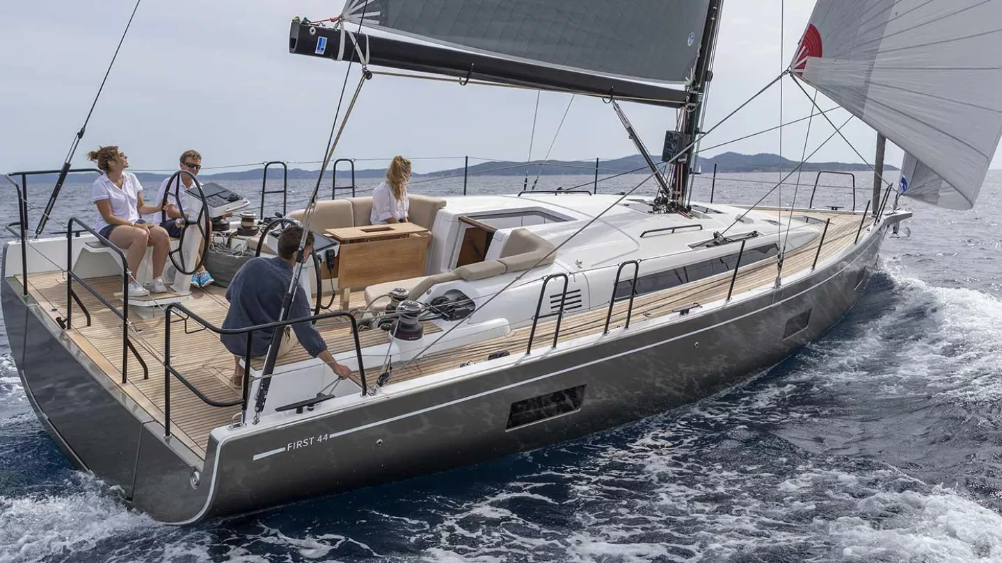 Beneteau First 44