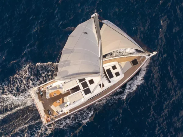 Beneteau Oceanis 52, zeilboot varend op zee