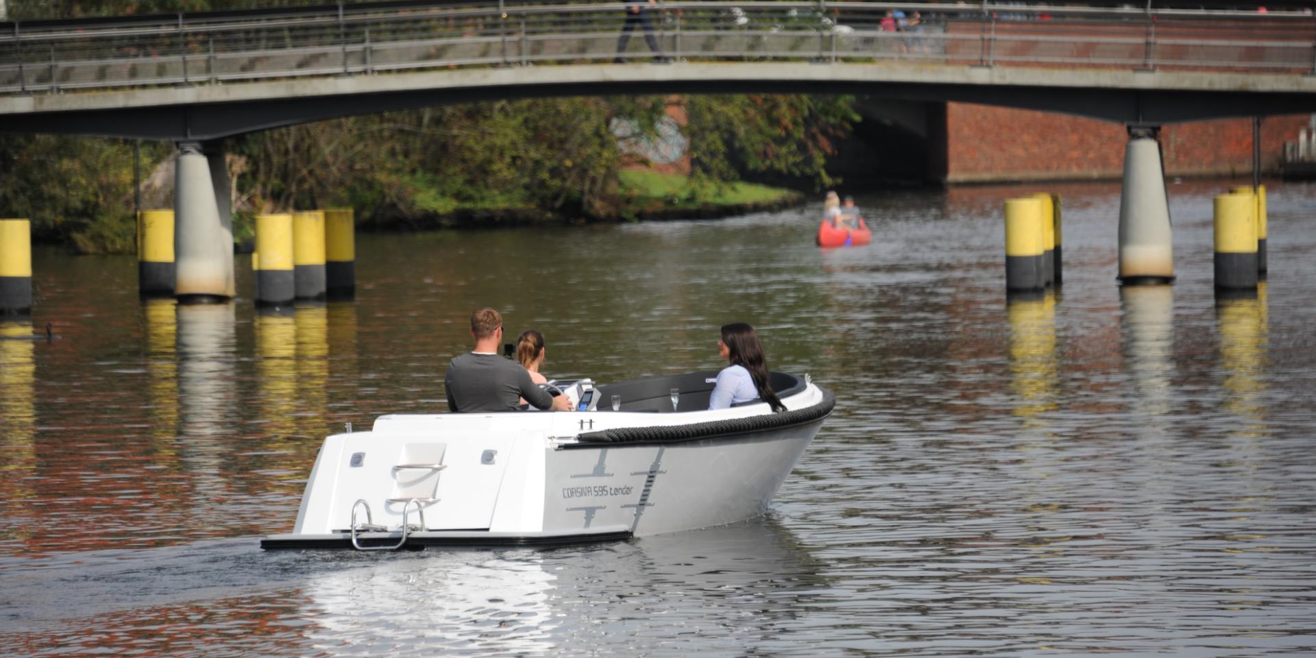 Corsiva 595 Tender