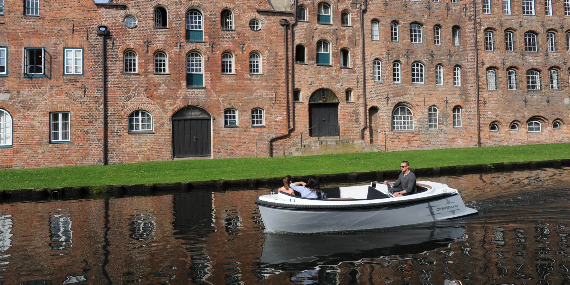 Corsiva 595 Tender