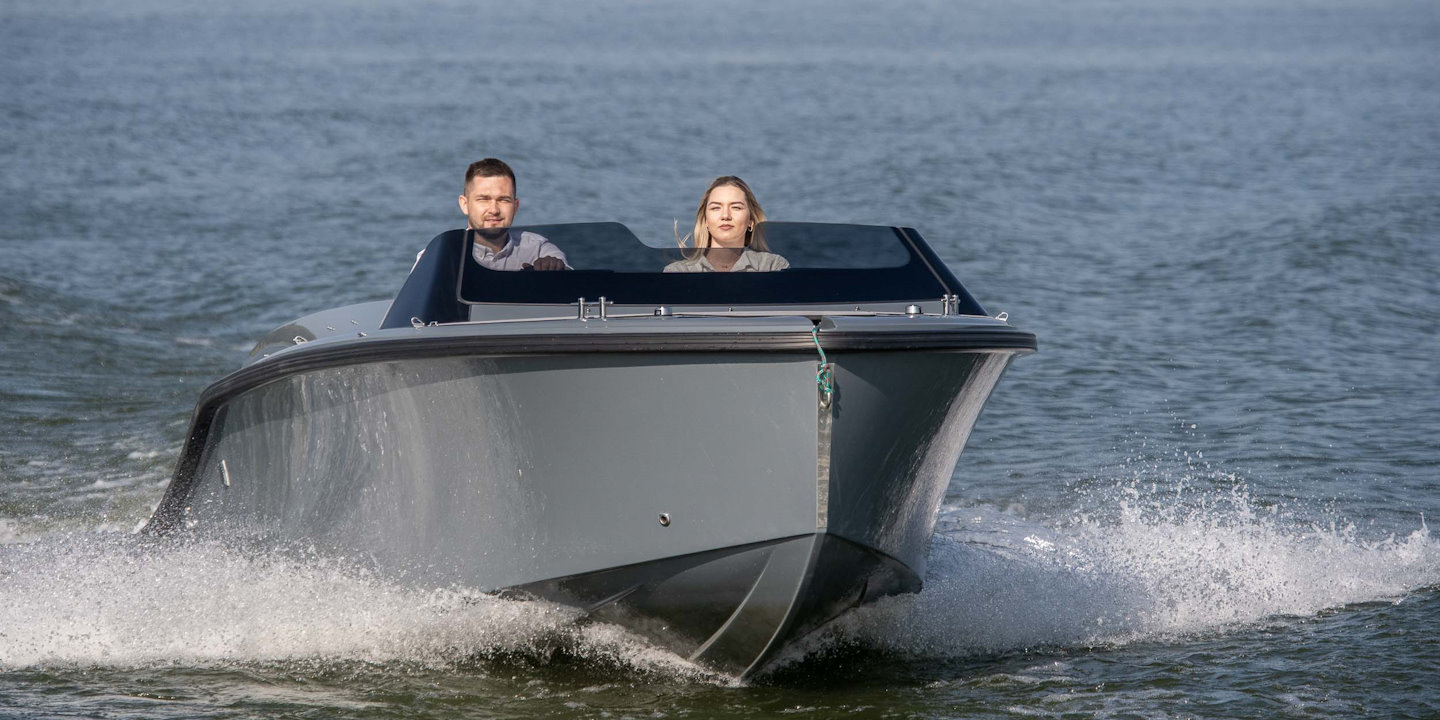 Corsiva 607 Runabout