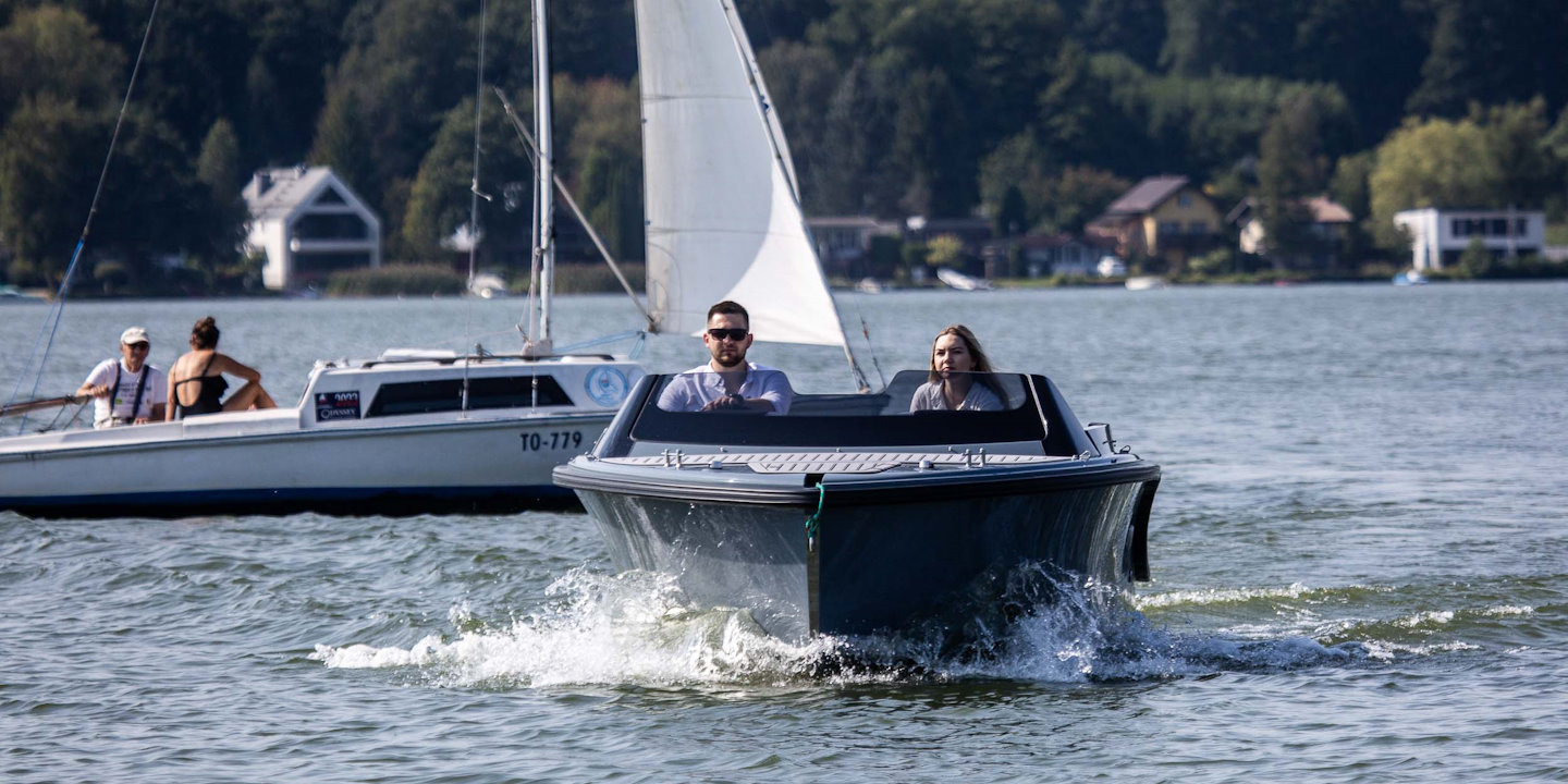 Corsiva 607 Runabout