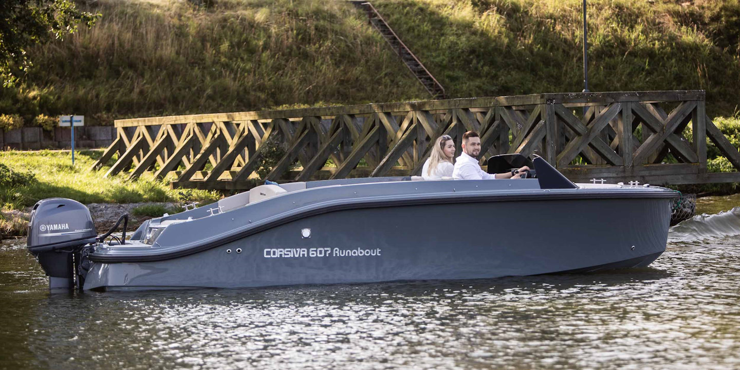 Corsiva 607 Runabout