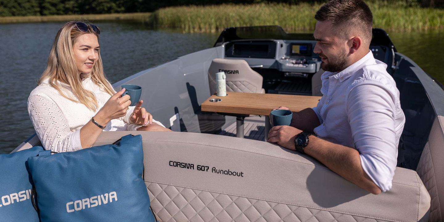 Corsiva 607 Runabout